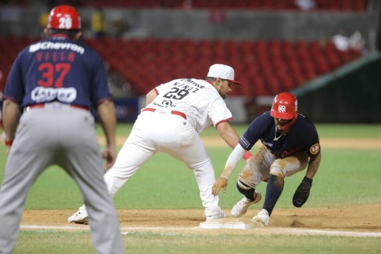 Venados de Mazatlán se sacude la escoba y derrota a Mayos al son de 7-4
