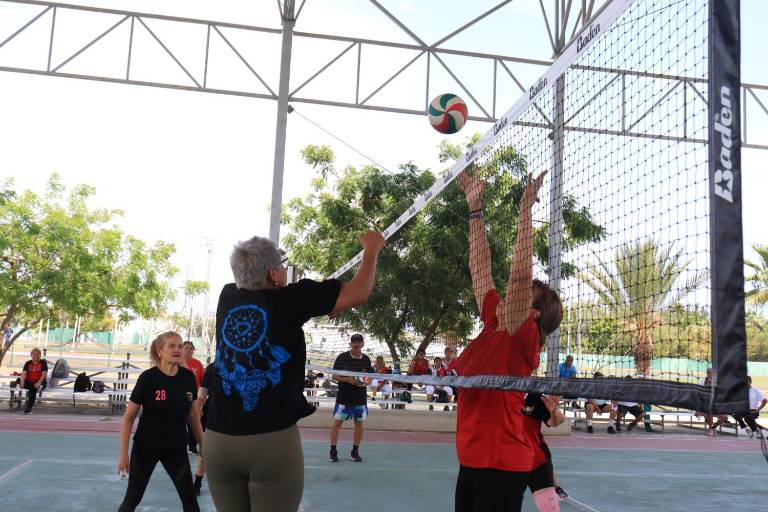 Invaden laguneros el puerto mazatleco para enfrentarse en cachibol