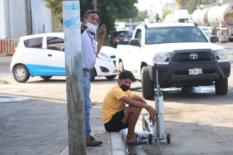 En Mazatlán una empresa de oxígeno no vende si no tienen contratados los tanques con ella, denuncian ciudadanos