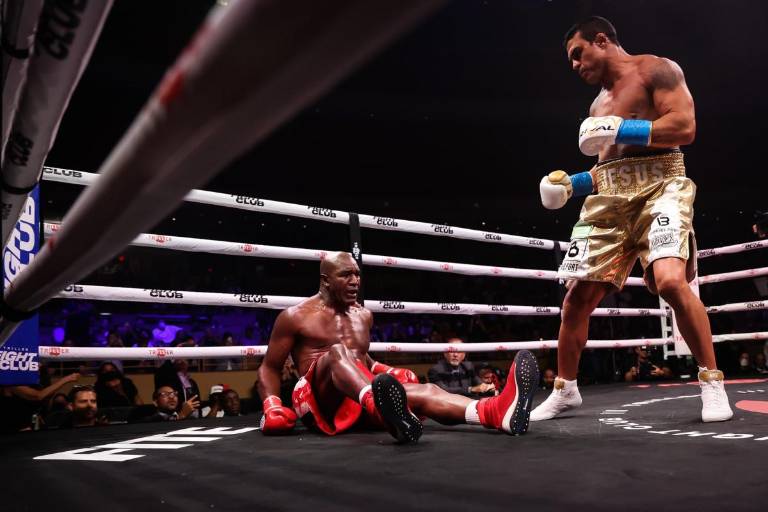 Evander Holyfield pierde con un terrible nocaut ante Vitor Belfort