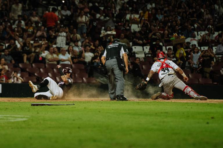 Consigue Tomateros de Culiacán su primera serie como local a costa de Venados
