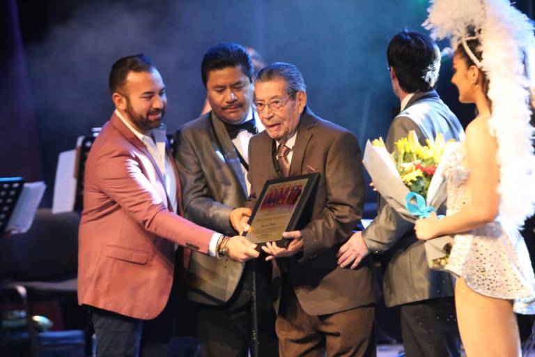 Brindan velada musical para reconocer la trayectoria del músico Nacho Millán