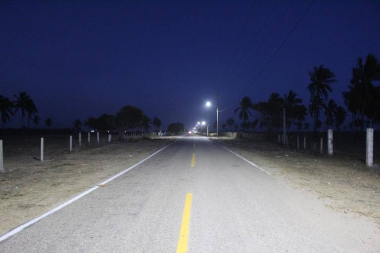 Inauguran red de alumbrado en acceso Las Cabras en Escuinapa