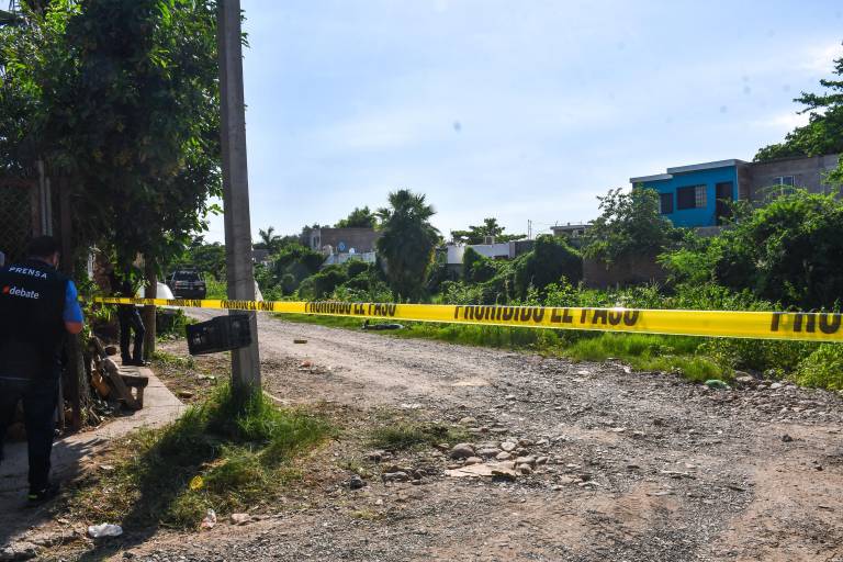 Hallan a hombre asesinado a balazos en Hacienda del Valle, en Culiacán