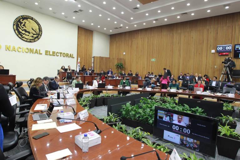 INE ajusta su presupuesto para 2024 y elimina el fondo de apoyo a la observación electoral