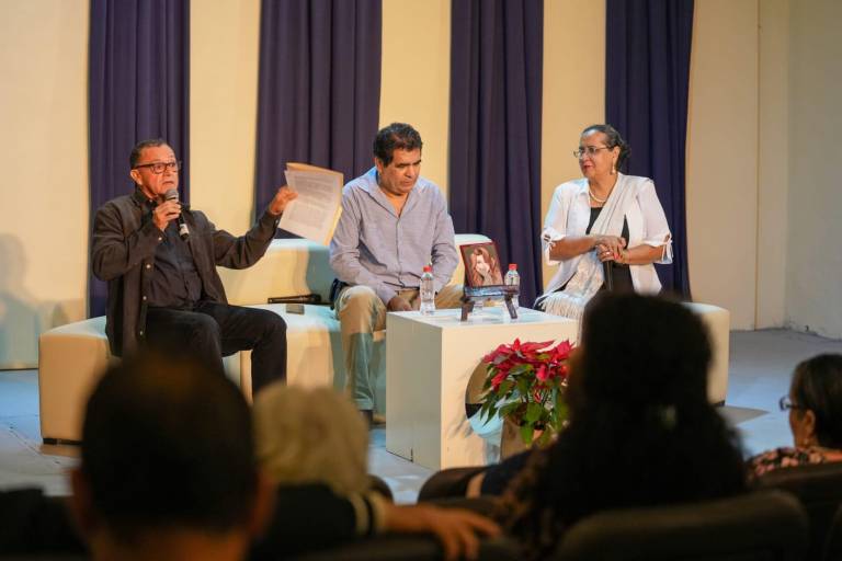 Armando Zamora Canizalez presenta su novela ‘Janadria’ en Jueves literario