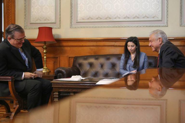 AMLO habla por teléfono con Kamala Harris respecto a cooperación en migración