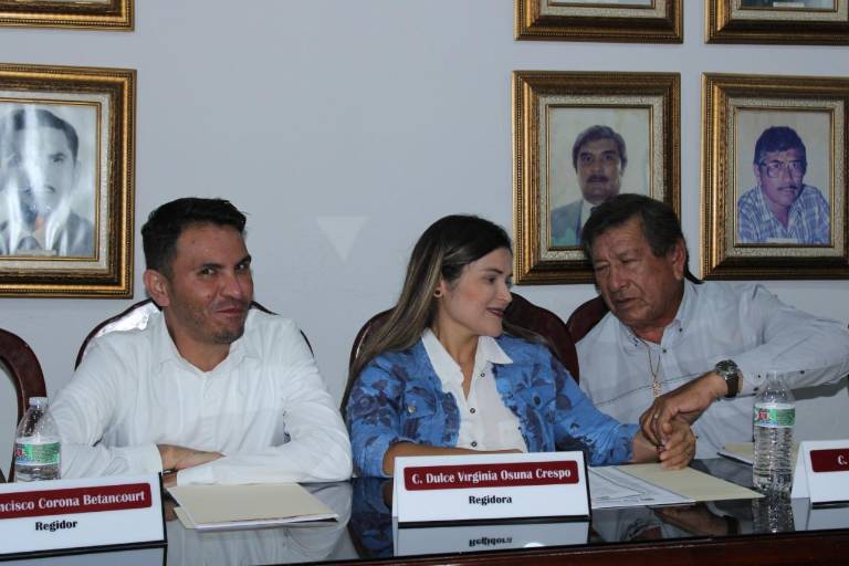 Regidores de Escuinapa dejan sus partidos y buscan otras opciones