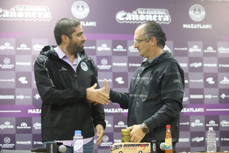Reestructura Mazatlán FC su departamento deportivo con la llegada de Carlos Vela
