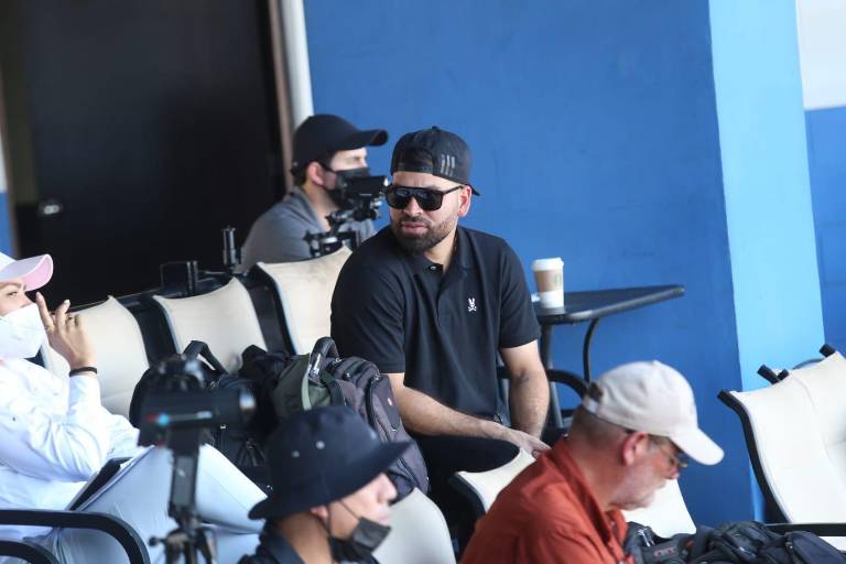 José Urquidy trabaja fuertemente para la hora de reportar en Estados Unidos