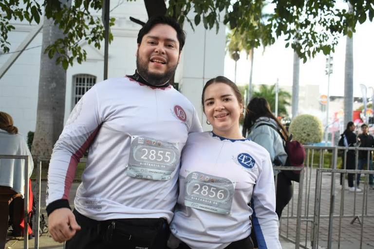 Corren por la paz en Sinaloa en el Maratón Internacional de Culiacán 2025
