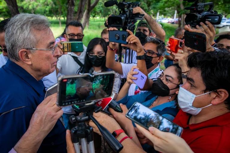 Rocha Moya se afilia a Morena para participar en elección de consejos distritales