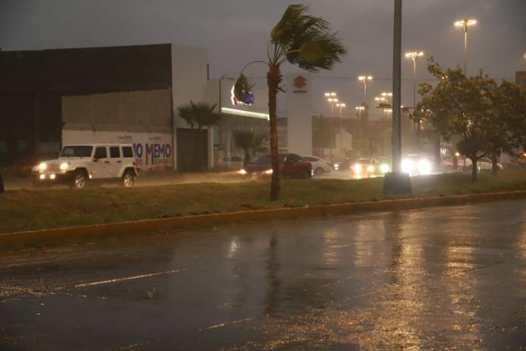 Reporta Protección Civil saldo blanco tras fuertes lluvias en Sinaloa