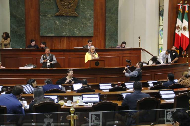Dan lectura a dictamen para reprobar cuenta pública 2022 de 4 municipios de Sinaloa