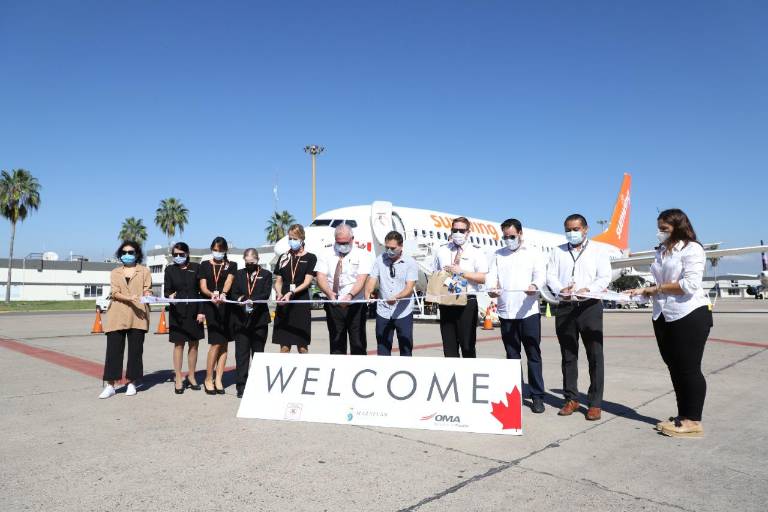 Mazatlán recupera dos vuelos de Canadá