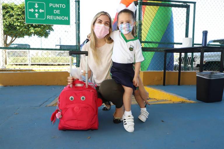 ¡Alumnos del Andes están de nuevo en las aulas!