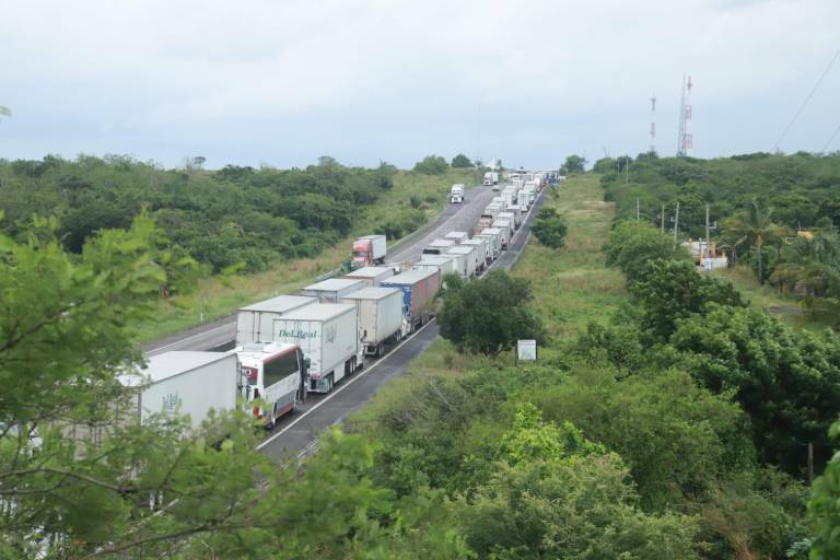 Reabren la Mazatlán-Culiacán; desbordamiento de río causó su cierre por unas horas
