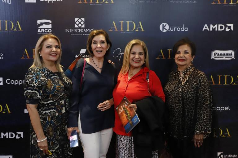 Viven sinaloenses una historia de amor con ‘Aída’