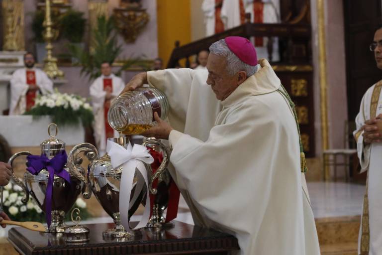 Celebra la iglesia su Misa Crismal