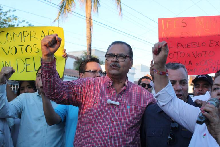 ‘No permitiremos un nuevo fraude’: simpatizantes de Mingo Vázquez se manifiestan