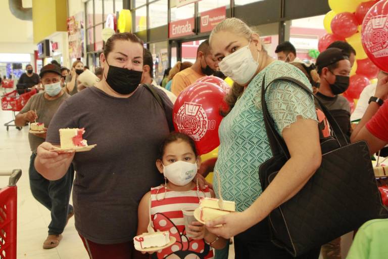 Celebra Casa Ley su 68 aniversario con sus clientes en Culiacán