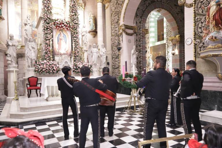Festejan con mariachi a ‘La Morenita’ en Mazatlán