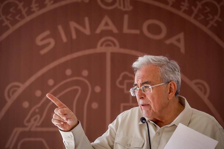 Lamenta Rocha Moya fallecimiento del Gobernador poblano Miguel Barbosa