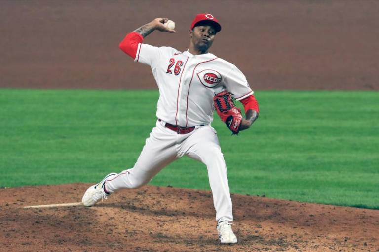 Raisel Iglesias listo para hacer lo suyo en Anaheim