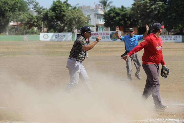 Sanabria’s va con paso de campeón en Liga CB, en Club Polluelos