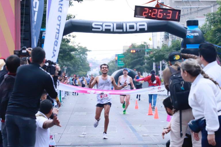 ¡Muy Valentín! Mazatleco Rendón gana Maratón Internacional de Culiacán