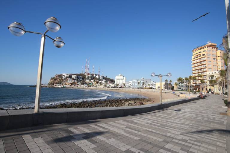 Olas Altas, de Mazatlán, entre las playas más contaminadas de México