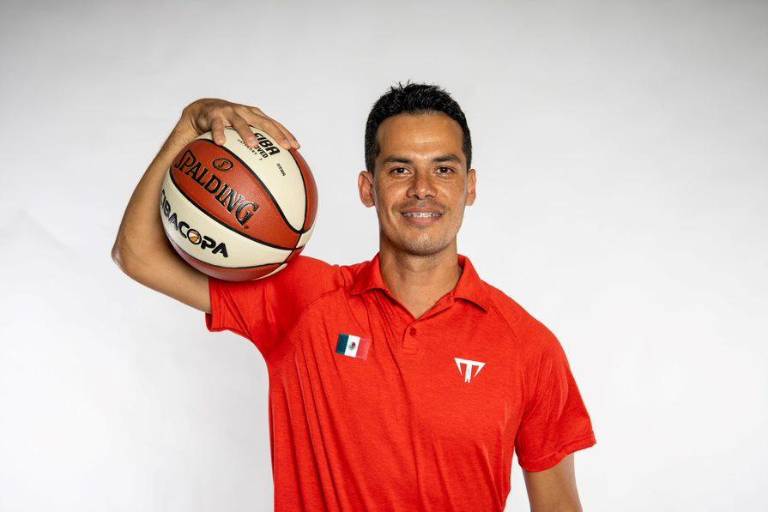 El Tricolor de baloncesto convoca a fisioterapeuta mazatleco