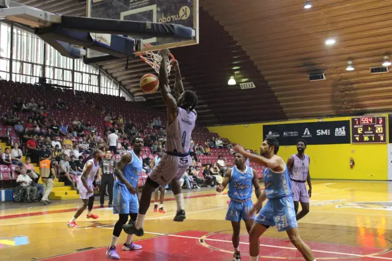 $!Caballeros de Culiacán buscan afianzar su pase a playoffs