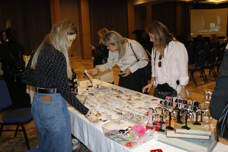 Convocan a emprendedoras culiacanenses para posicionar sus marcas