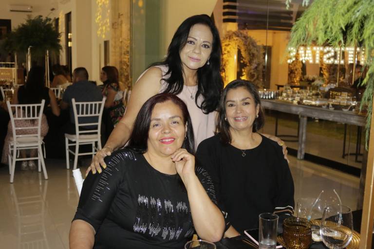 Celebran en Coctel con Causa su primer aniversario