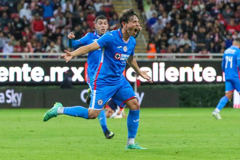 Cruz Azul vence a Chivas y gana la Copa por México