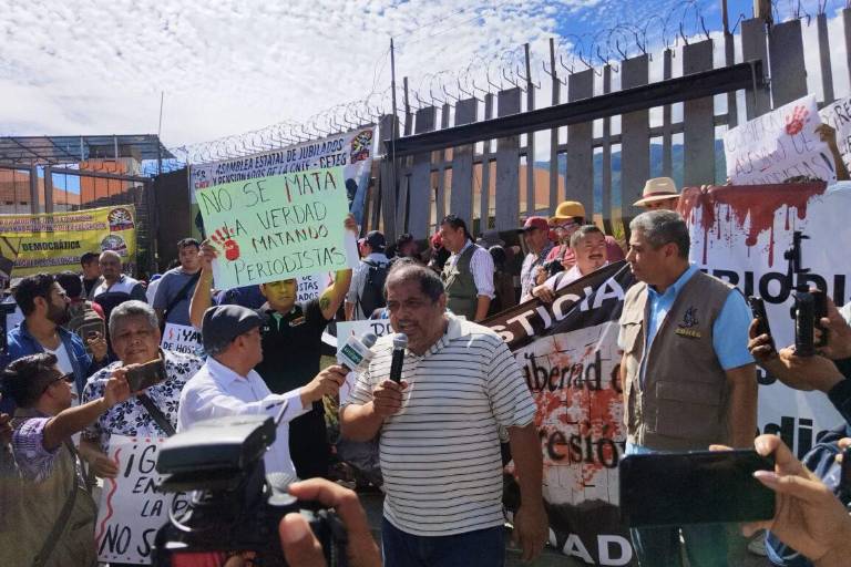 Protestan en Chilpancingo y Acapulco por ataque contra cuatro periodistas