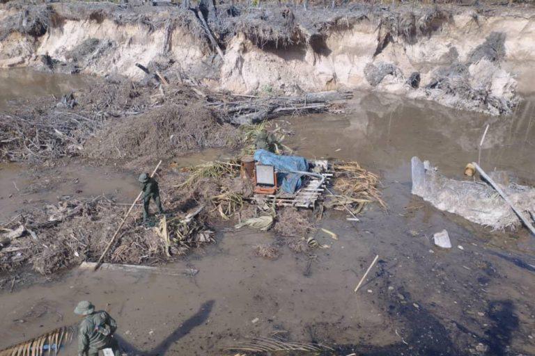 $!Militares venezolanos desactivan balsa minera en el Parque Nacional Yapacana, en Amazonas.