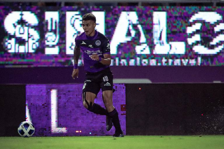 Richard Ríos, mediocampista del Mazatlán FC, será baja de 6 a 8 meses