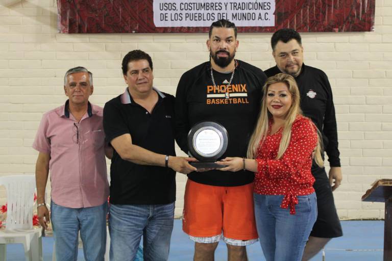 ¡Profeta en su tierra! Inauguran en Rosario torneo de basquetbol con homenaje a Horacio Llamas