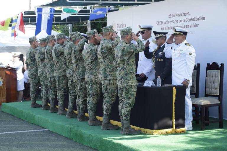 Celebran en Mazatlán el Día de la Armada de México