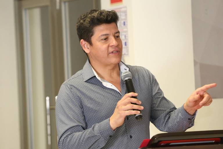 José Ángel Pescador Osuna recibe un homenaje en vida