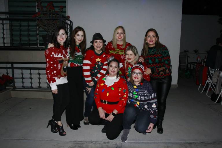 Se reúnen ex alumnos del Colegio Sinaloa en divertida posada