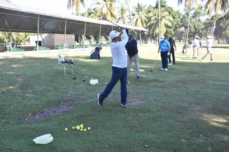 Compiten golfistas por el swing perfecto en primer Exatec Blue Open Golf Tour