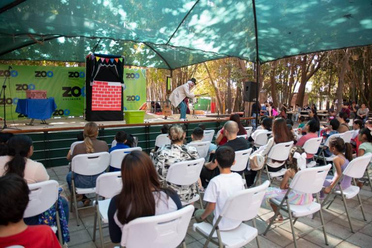 Disfrutan niños posada navideña en el Zoológico de Culiacán