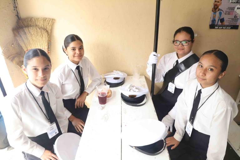 Demuestran sus valores e identidad en concurso de escoltas