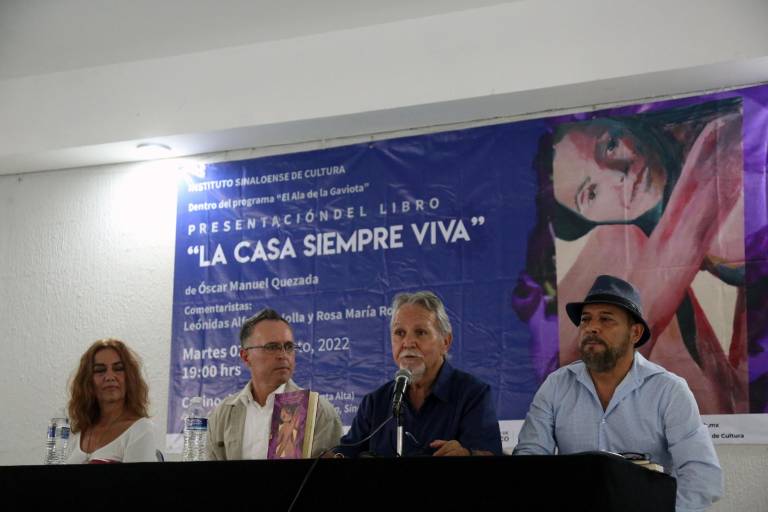 Destacan la belleza de la mujer sinaloense en novela de Óscar Manuel Quezada