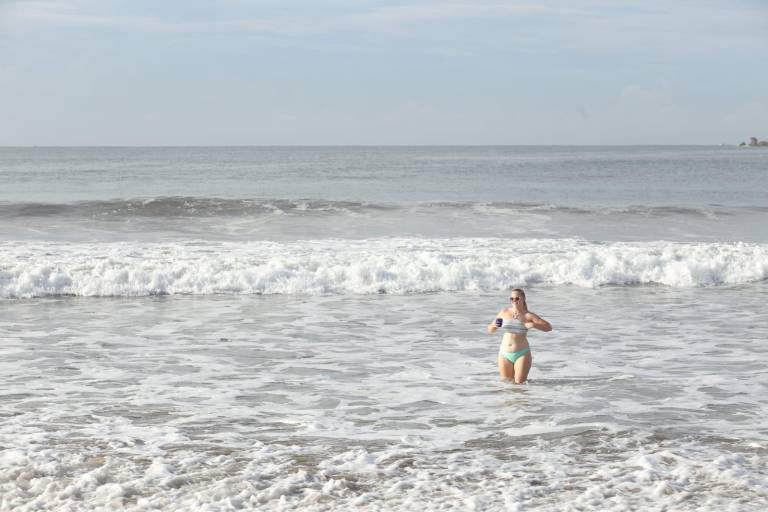 Cierran playas de Mazatlán por efectos de Huracán Pamela