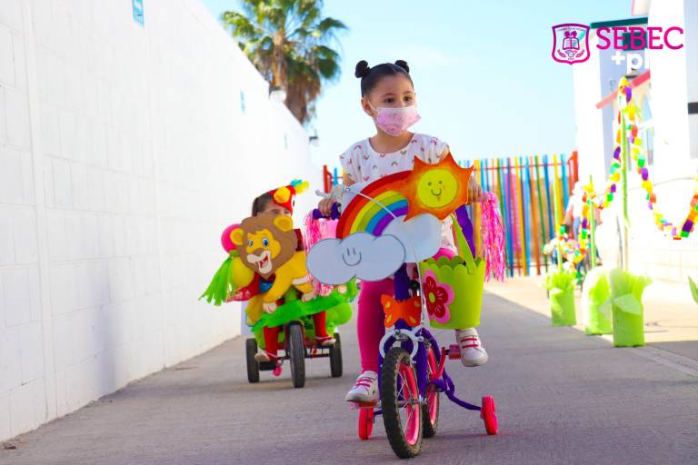 Reciben a la primavera con paseo en el Colegio SEBEC