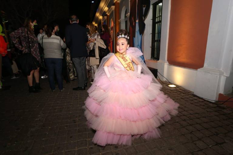 Viven la gran fiesta en la elección de Carolina, Reina del Carnaval de Mazatlán